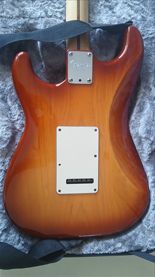 תמונה 3 ,Fender Strat Corona California למכירה בפתח תקווה כלי נגינה  גיטרה חשמלית