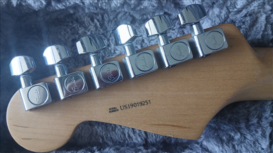 תמונה 2 ,Fender Strat Corona California למכירה בפתח תקווה כלי נגינה  גיטרה חשמלית