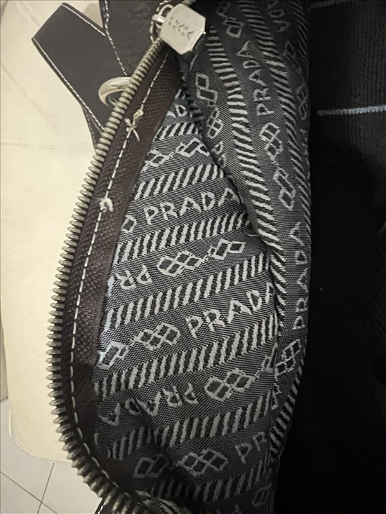 תמונה 3 ,תיק של PRADA בצבע חום כהה למכירה בחיפה ביגוד ואביזרים  תיקים