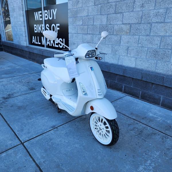 תמונה 1 ,2023 Vespa Sprint 50 Justin Bi למכירה בShlomo Ibn Gabirol St 158 קורקינטים  קורקינט בנזין