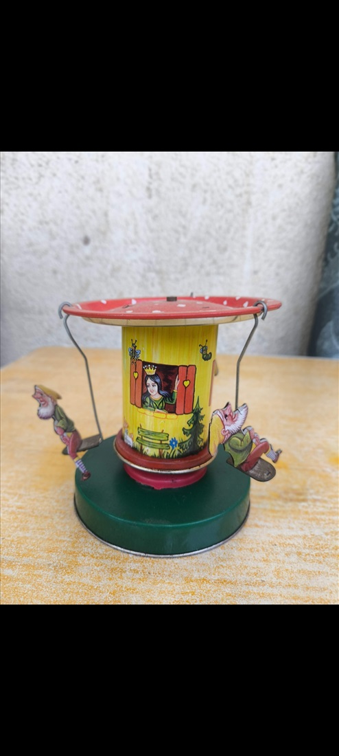 תמונה 1 ,קרוסלה מסתובבת,שלגייה והגמדים, למכירה בפתח תקווה אספנות  מוצרי ילדות
