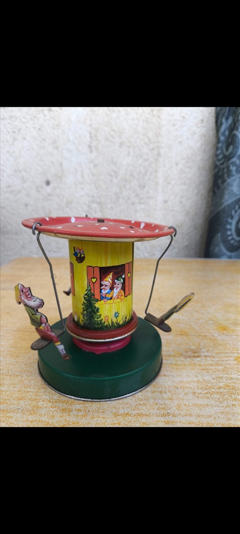 תמונה 2 ,קרוסלה מסתובבת,שלגייה והגמדים, למכירה בפתח תקווה אספנות  מוצרי ילדות