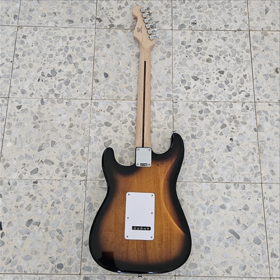תמונה 2 ,גיטרה חשמלית Squier Strat למכירה בחדרה כלי נגינה  גיטרה חשמלית