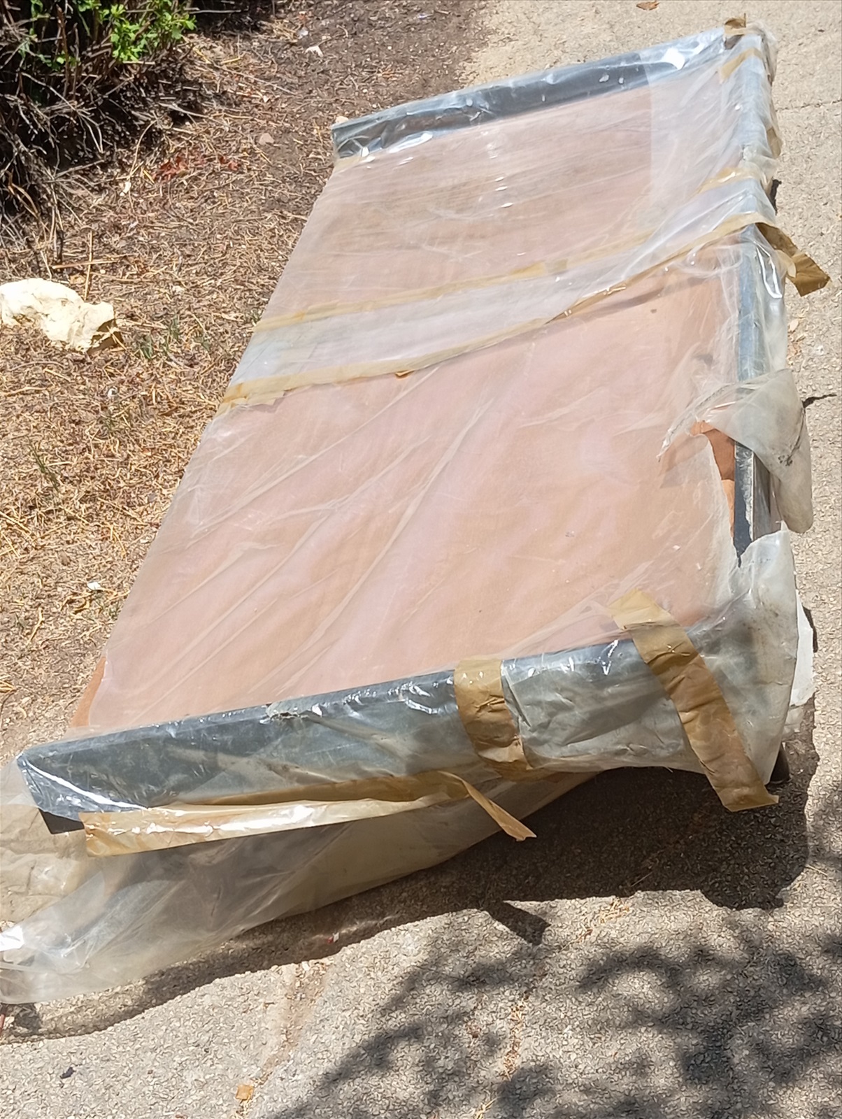 תמונה 1, מיטה יהודית שמורה, עטופה בנילו למכירה בחיפה | ריהוט  מיטות