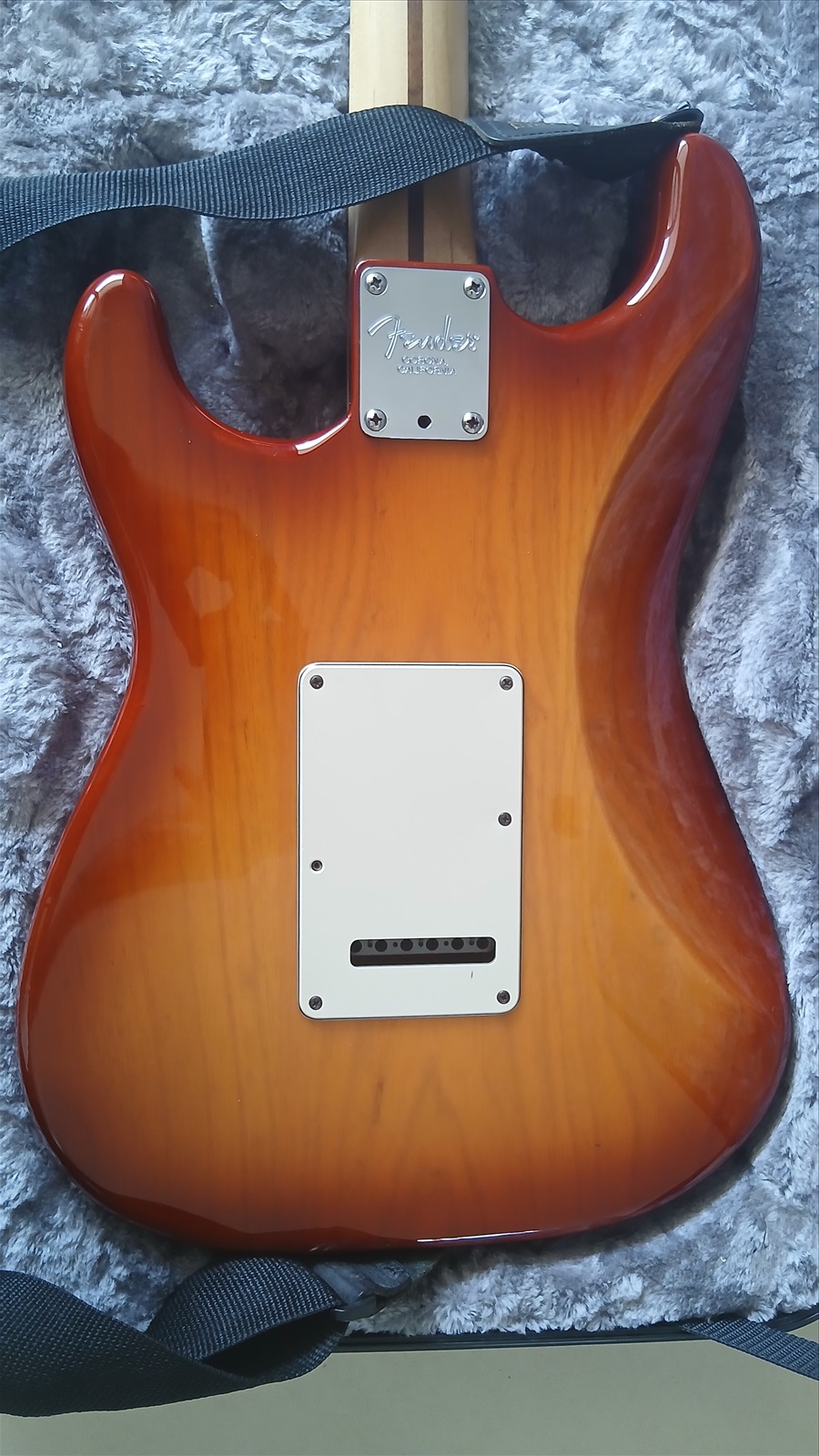 תמונה 3, Fender Strat Corona California למכירה בפתח תקווה | כלי נגינה  גיטרה חשמלית