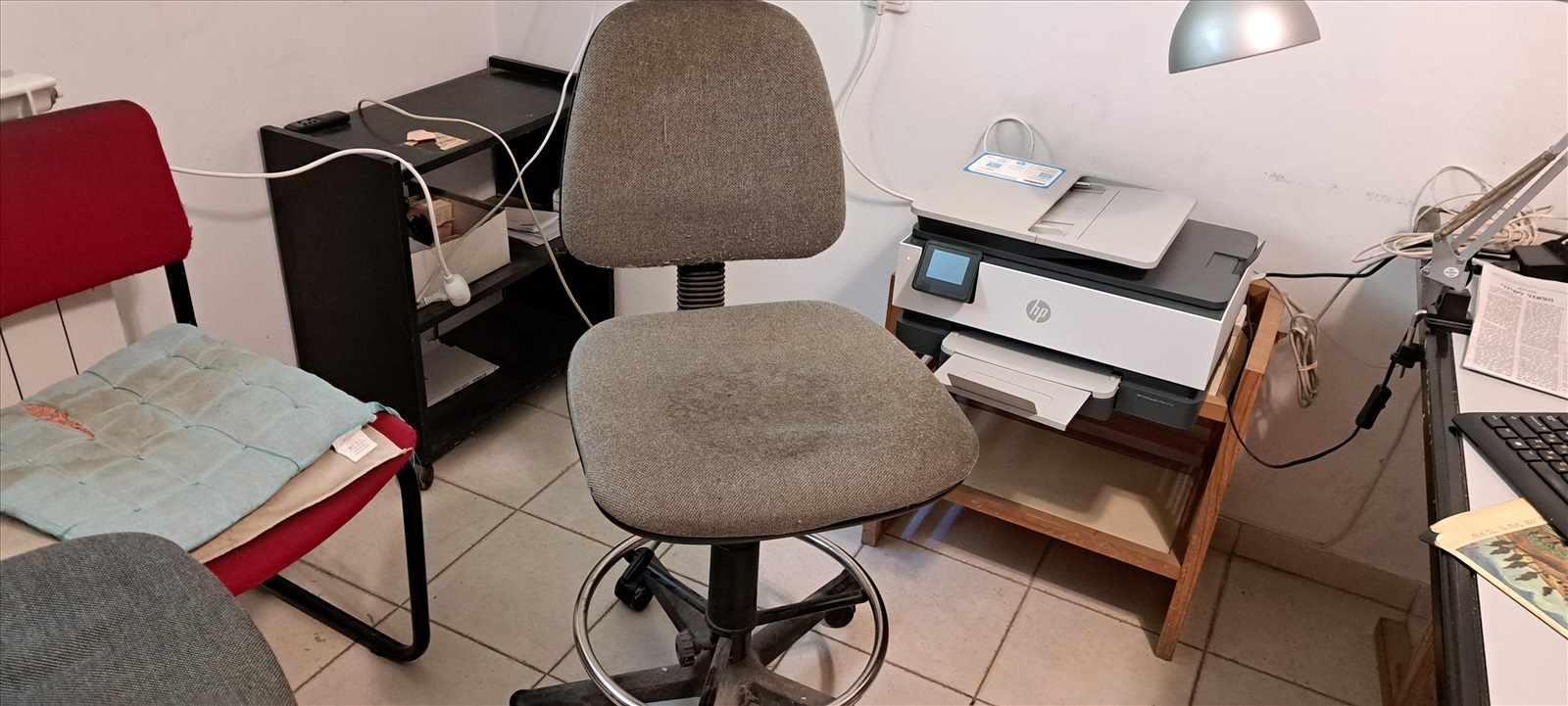 תמונה 4,  תכולת משרד למכירה במבשרת ציון | ציוד משרדי  ריהוט משרדי