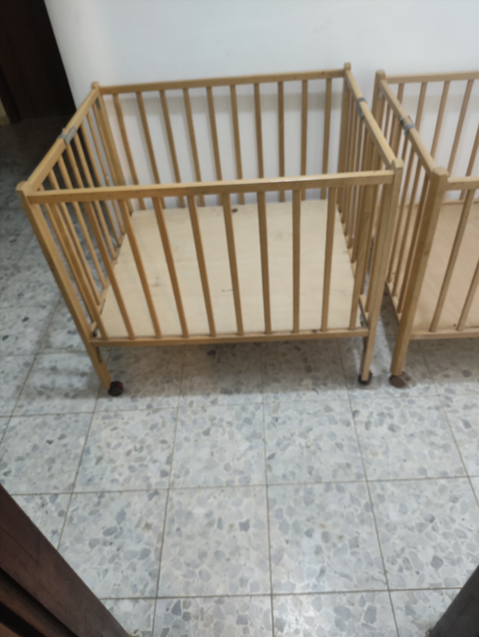 תמונה 3, לול מעץ מידות 92 /81 למכירה בפתחיה | לתינוק ולילד  מיטות ולולים
