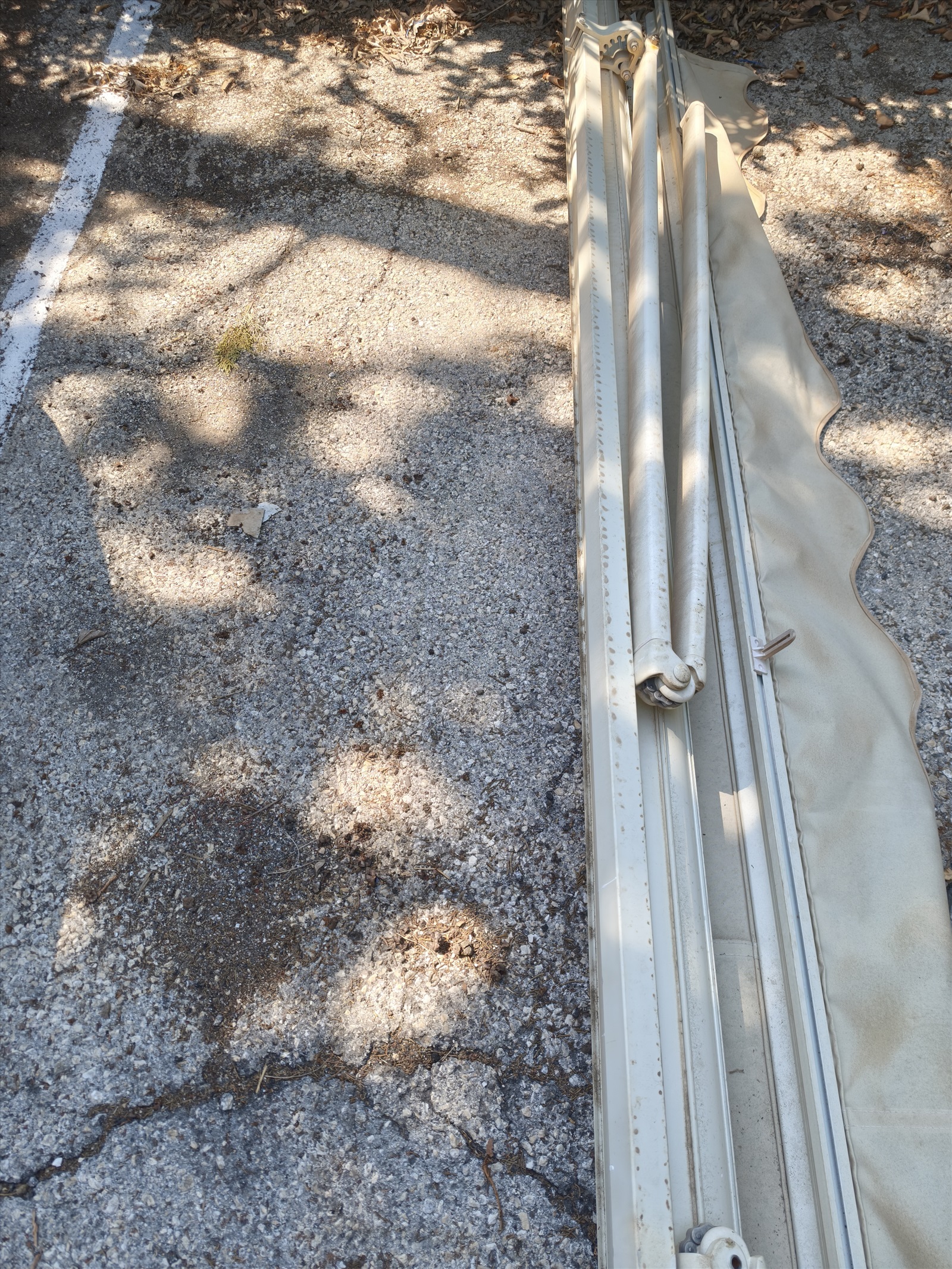 תמונה 2, סוכך זרועות אלומיניום לא חדש למכירה בירושלים | לגינה  סוכות
