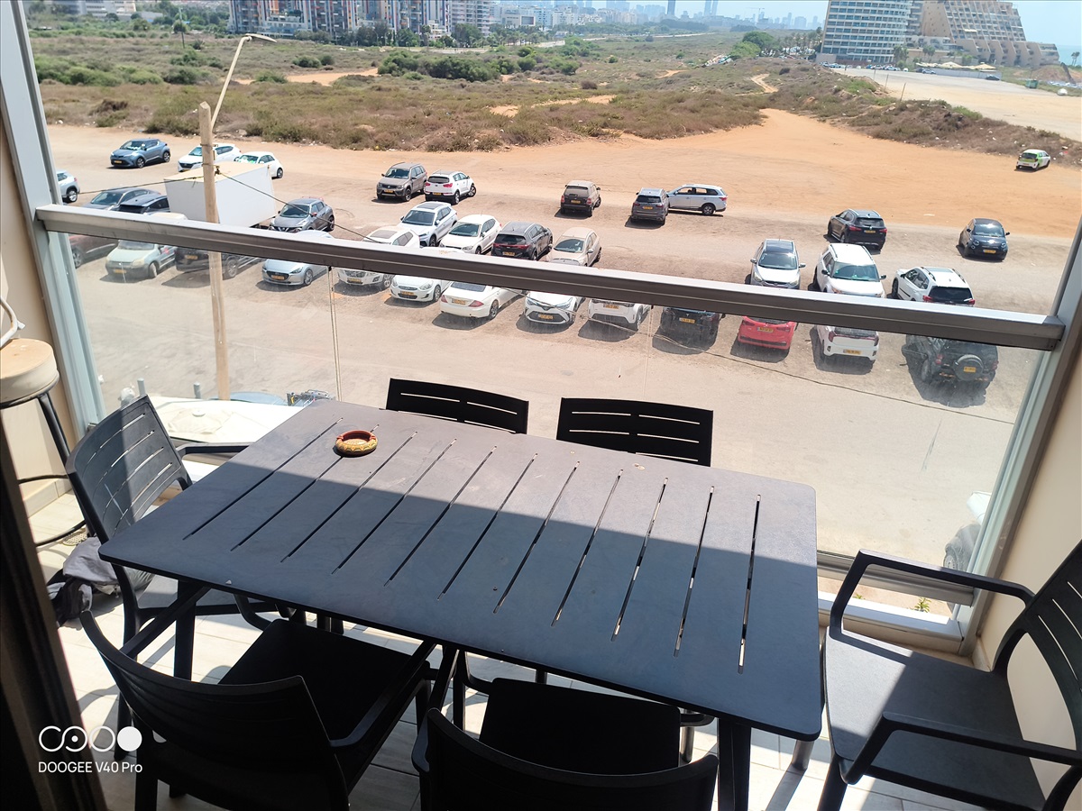 תמונה 1, שולחן עם כסאות החדש לגינה  למכירה בתל אביב  | לגינה  ריהוט לגינה