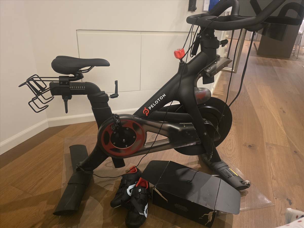 תמונה 1, Peloton למכירה בבצרה | ציוד ספורט  מכשירי כושר ביתי