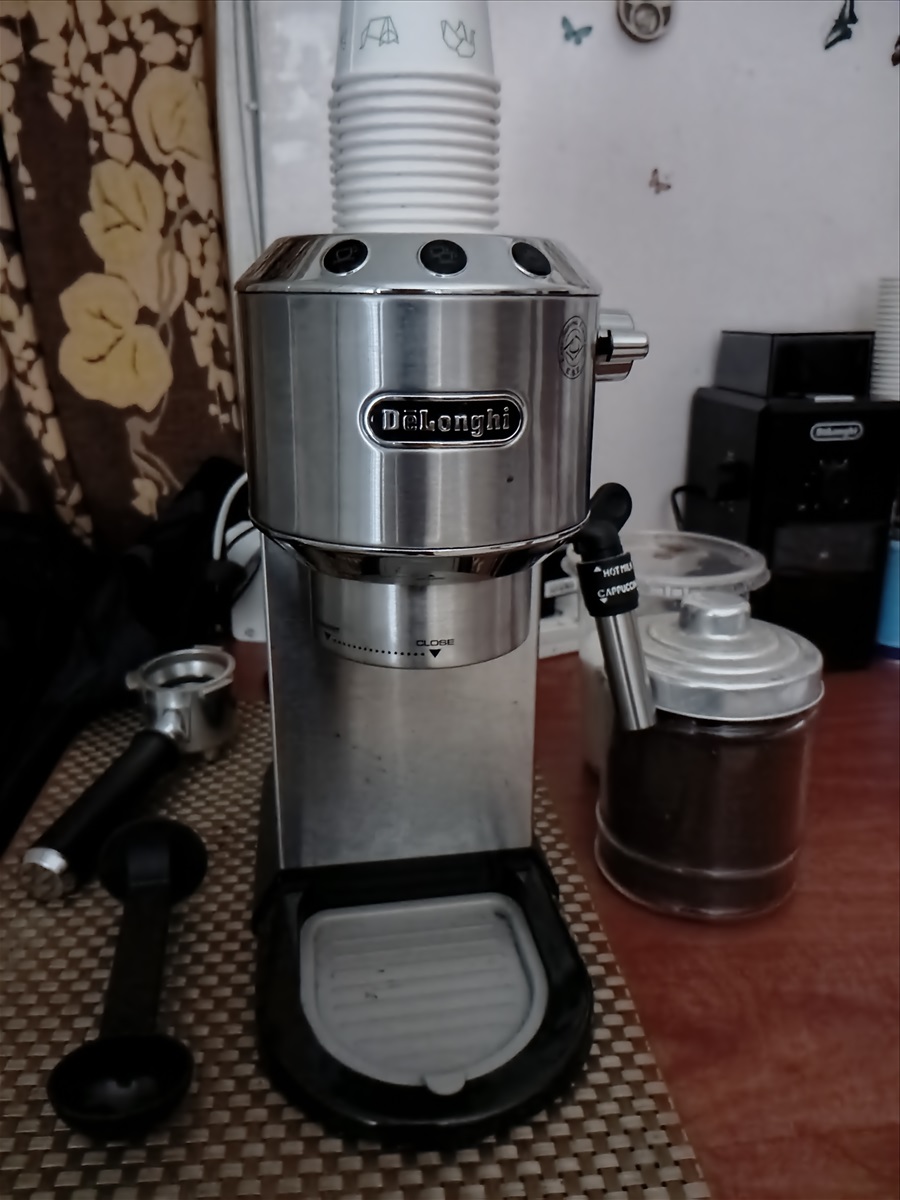 תמונה 1, מכונת אספרסו DELONGHI עם מקציף למכירה בחולון | מוצרי חשמל  מכונת קפה