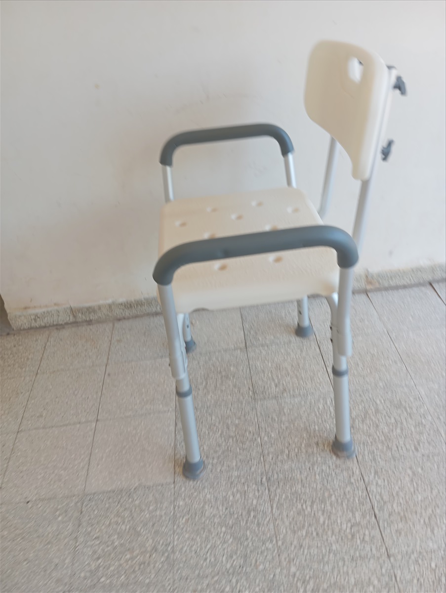 תמונה 1, כסא מקלחת מתכוונן עם גב וידיות למכירה בחיפה | ציוד סיעודי/רפואי  אחר