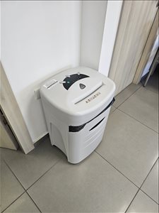 ציוד משרדי - מגרסת נייר  <br>       