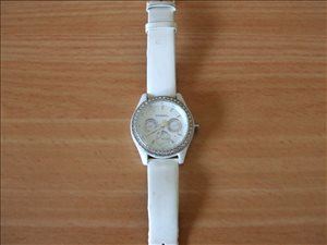 שעון FOSSIL לאשה משובץ 