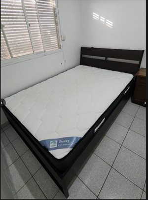 מיטת איקאה כולל מזרן  