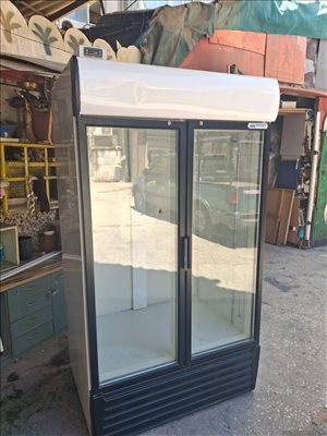 מקרר 2 דלתות מיועד למגשים 