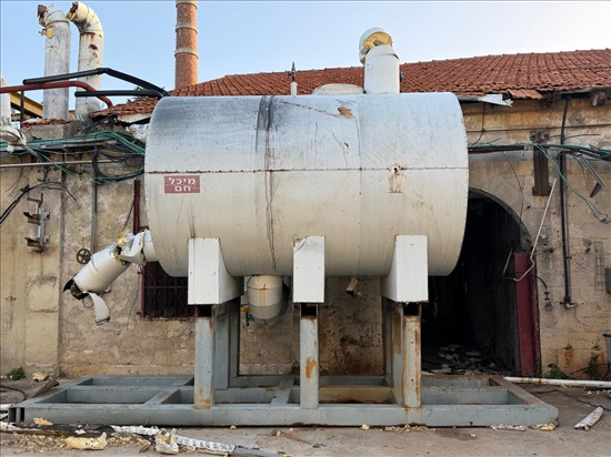 תמונה 2 ,מיכלי פלדה שוכבים עם בידוד  למכירה בזכרון יעקב ציוד לתעשייה  מיכלים וחביות
