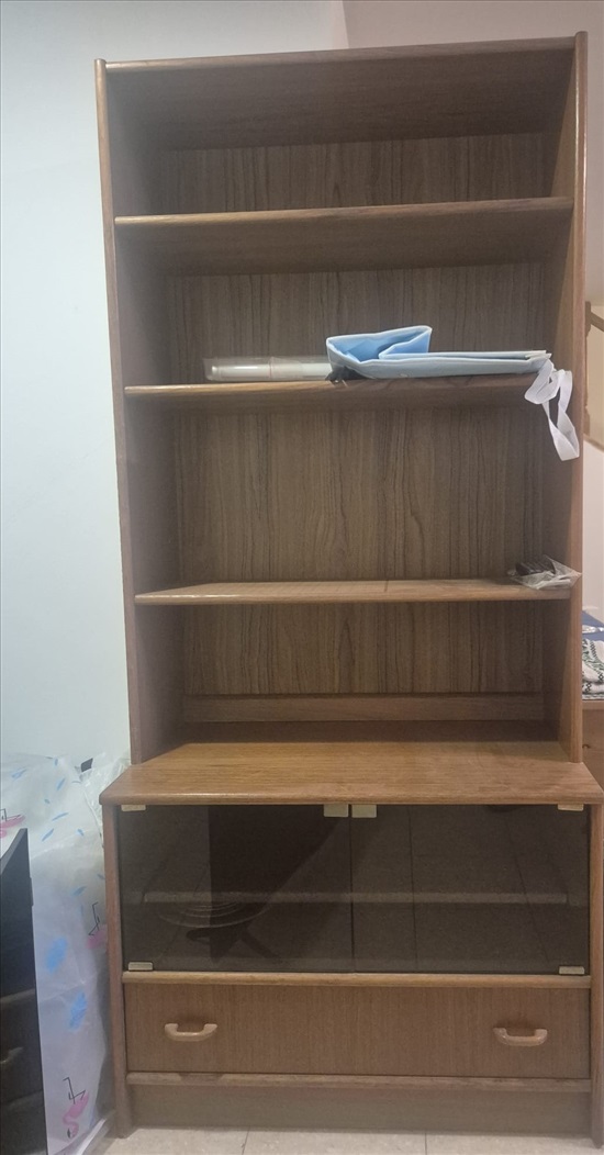 תמונה 1 ,כוננית עץ למכירה בגבעת שמואל ריהוט  ספריה