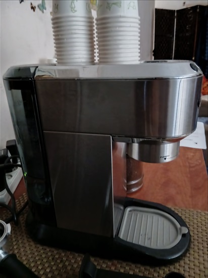 תמונה 4 ,מכונת אספרסו DELONGHI עם מקציף למכירה בחולון מוצרי חשמל  מכונת קפה