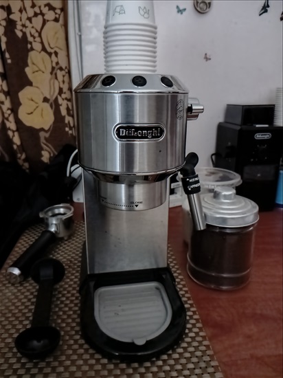 תמונה 1 ,מכונת אספרסו DELONGHI עם מקציף למכירה בחולון מוצרי חשמל  מכונת קפה