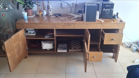 תמונה 2 ,מזנון עץ למכירה בראשון לציון ריהוט  מזנון/ ויטרינה