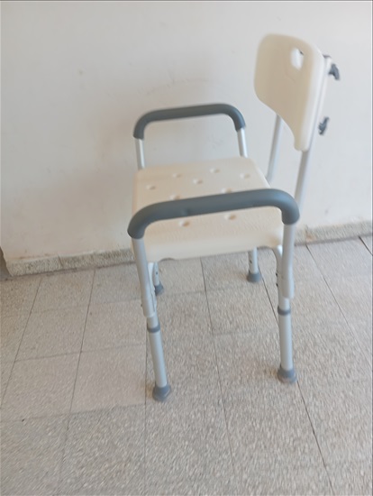 תמונה 1 ,כסא מקלחת מתכוונן עם גב וידיות למכירה בחיפה ציוד סיעודי/רפואי  אחר