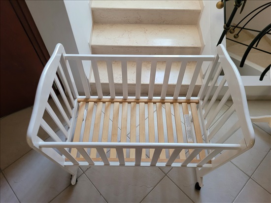 תמונה 2 ,עריסה לתינוק, עץ מלא למכירה בקרית אתא  לתינוק ולילד  מיטות ולולים