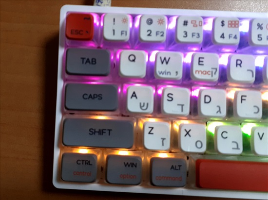 תמונה 8 ,מקלדת מכנית SKYLOONG GK61 RGB למכירה בעכו מחשבים וציוד נלווה  אביזרים