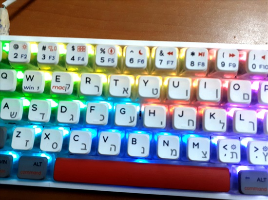 תמונה 3 ,מקלדת מכנית SKYLOONG GK61 RGB למכירה בעכו מחשבים וציוד נלווה  אביזרים