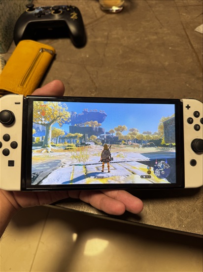 תמונה 2 ,Nintendo Switch OLED  למכירה בתל אביב משחקים וקונסולות  נינטנדו