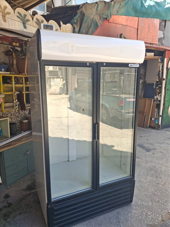 תמונה 1 ,מקרר 2 דלתות מיועד למגשים למכירה בתל אביב מוצרי חשמל  מקרר