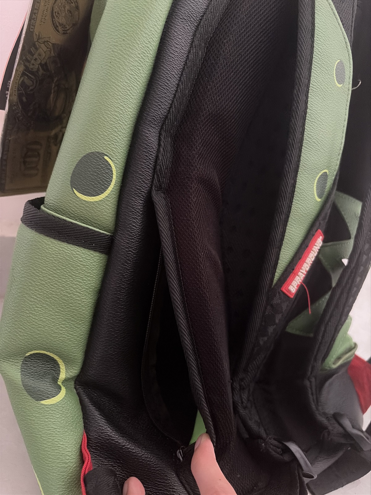 תמונה 3, תיק Sprayground מקורי עם התג! למכירה בפתח תקווה | ביגוד ואביזרים  תיקים