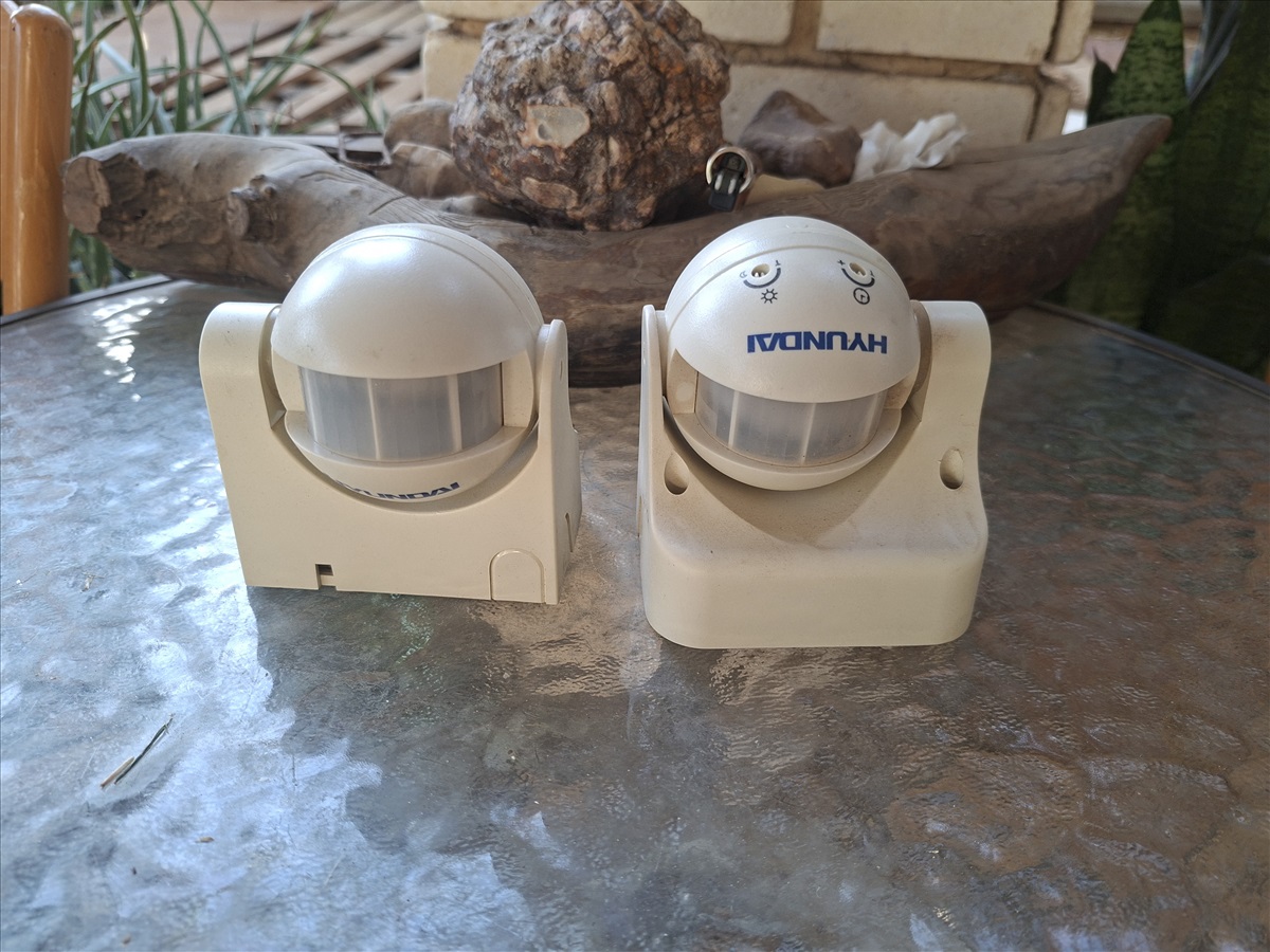 תמונה 1, חיישן תנועה לאבטחה ותאורה . למכירה ברעננה | לגינה תאורת גן
