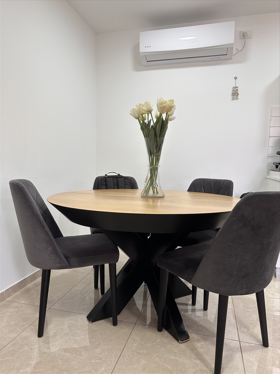 תמונה 1, שולחן פינת אוכל עם 4 כיסאות למכירה באור עקיבא | ריהוט שולחנות