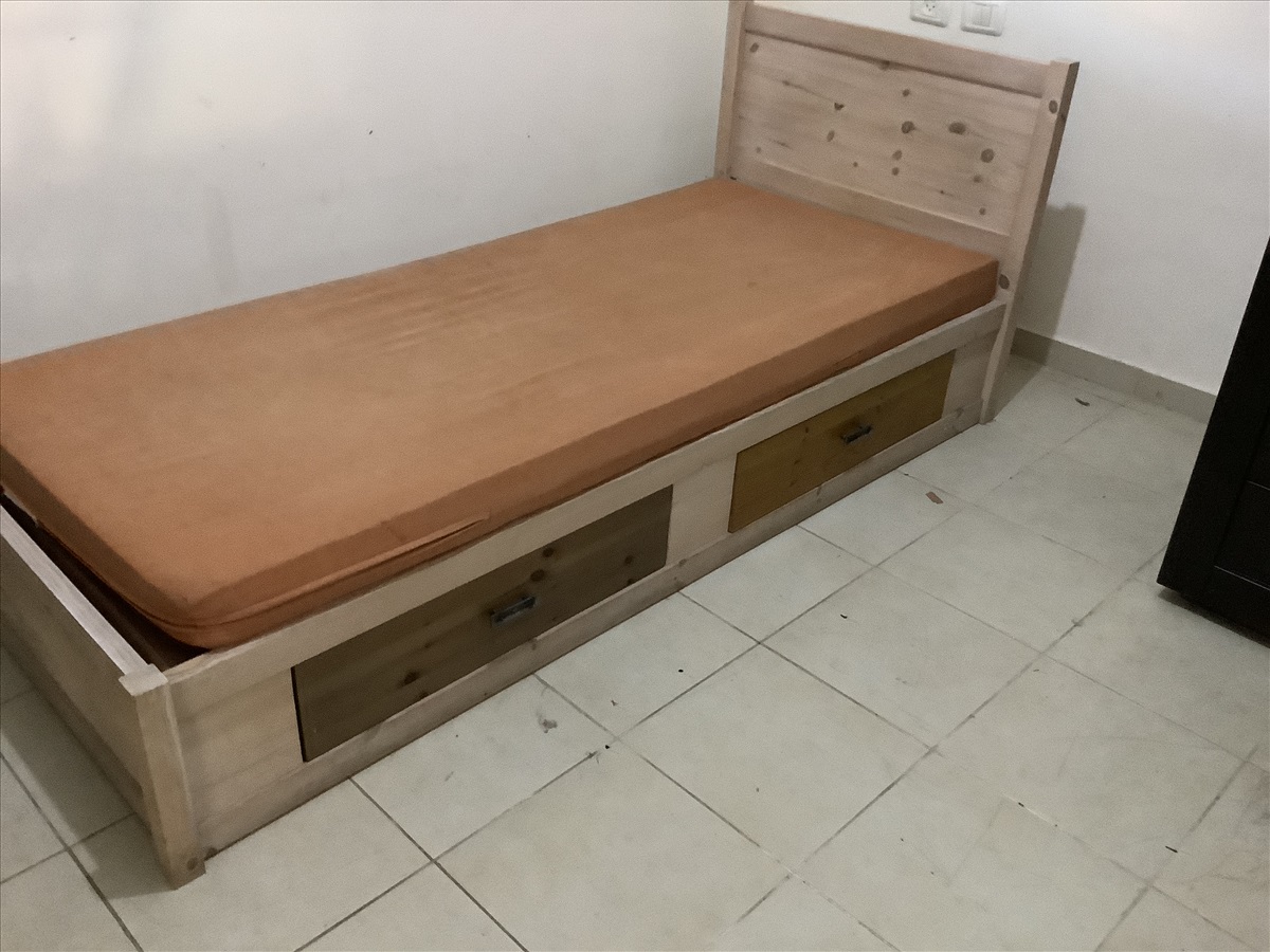 תמונה 1, מיטת יחיד מעץ מלא למכירה ברחובות | ריהוט מיטות