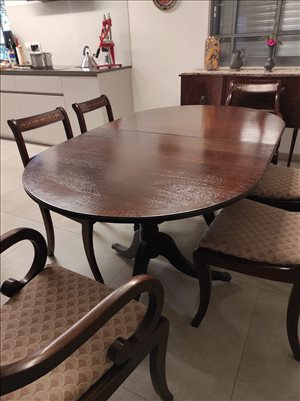 שולחן אנגלי עם הארכה ו-6 כסאות 