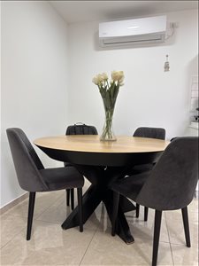 שולחן פינת אוכל עם 4 כיסאות 