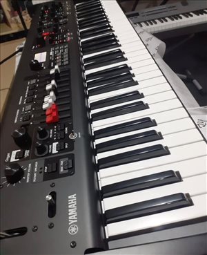Yamaha YC61 Stage Keyboard 