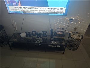 רהיטים למכירה 