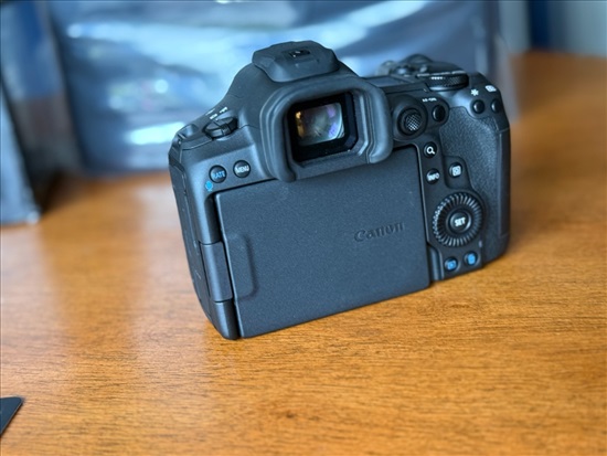 תמונה 3 ,מצלמת EOS R5 Mark II ללא מראה  למכירה באבן יהודה צילום  מצלמה דיגיטלית