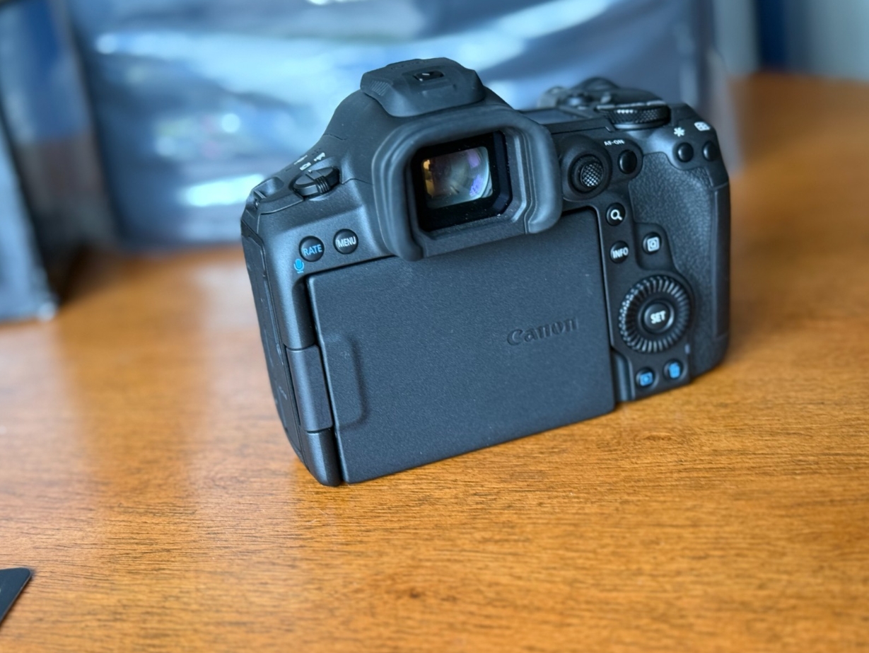 תמונה 3, מצלמת EOS R5 Mark II ללא מראה למכירה באבן יהודה | צילום מצלמה דיגיטלית