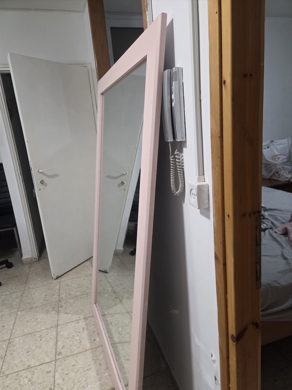 תמונה 2, מראה למכירה בירושלים | תכולת דירה שונות