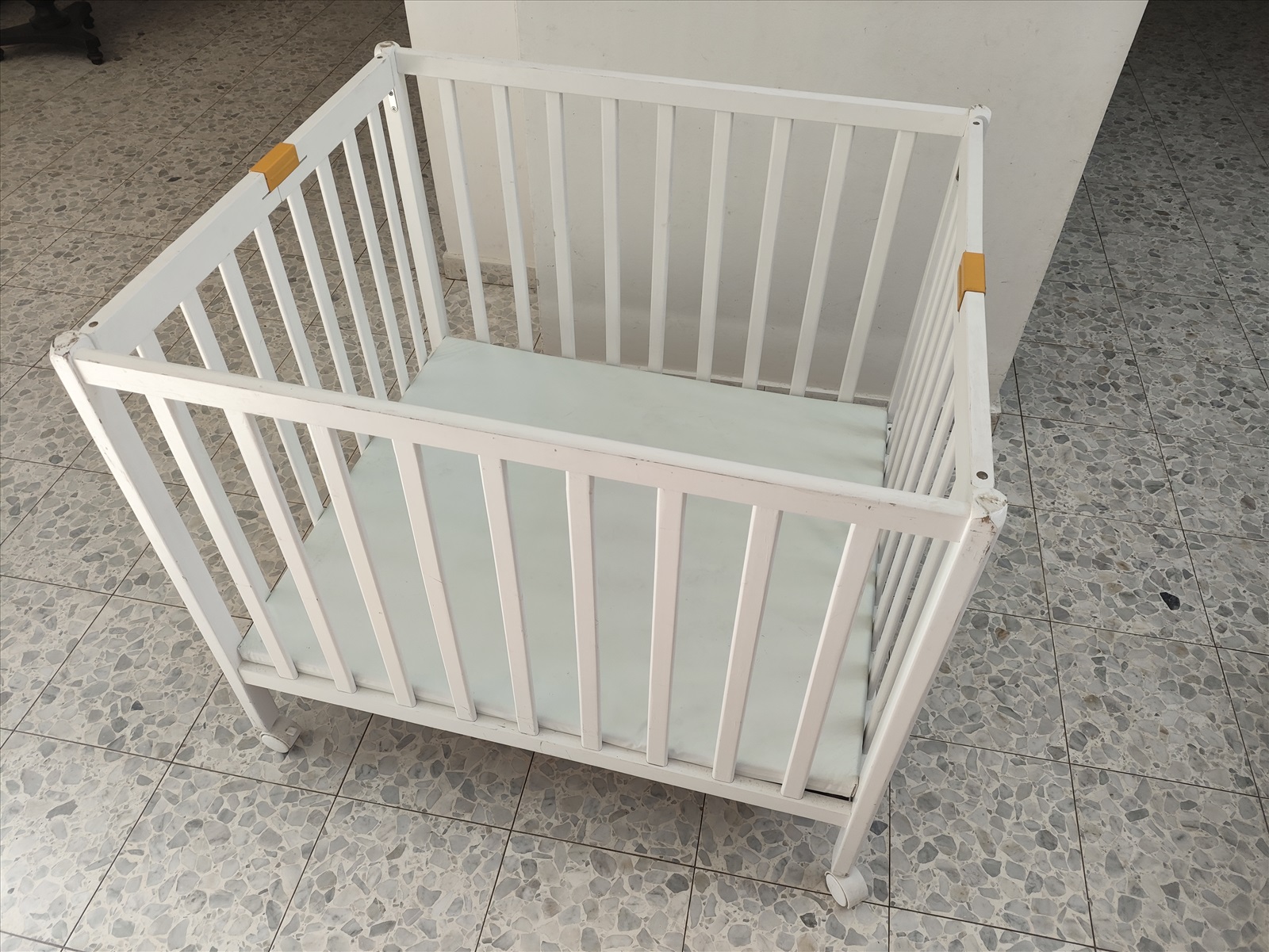 תמונה 2, לול מעץ כולל מזרן כמו חדש 10 למכירה בפדיה | לתינוק ולילד מיטות ולולים